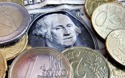 Долар дешевшає, а євро зростає: курс валют на 30 вересня в обмінниках