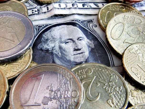 Курс валют на 16 июля: сколько будут стоить доллар, евро и злотый
