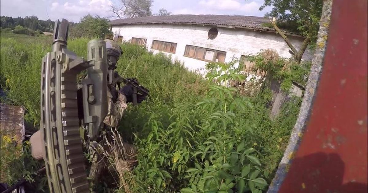 У Польщі на підпільній тютюновій фабриці затримали групу українців (фото)
