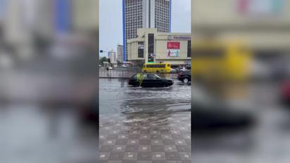 Київ знову "поплив" через дощ