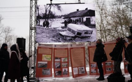 Гіркий урок для суспільства і пересторога для влади: Зеленський вшанував пам'ять загиблих у Куренівській трагедії