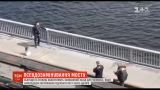 В Киеве будут избирать меру пресечения для мужчины, который угрожал взорвать мост через Днепр