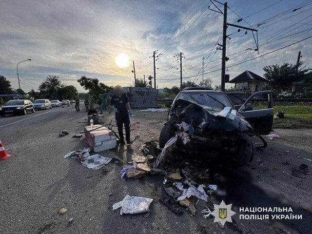 На Закарпатье пьяная водитель BMW влетела в блокпост: погиб пограничник (жуткие фото)