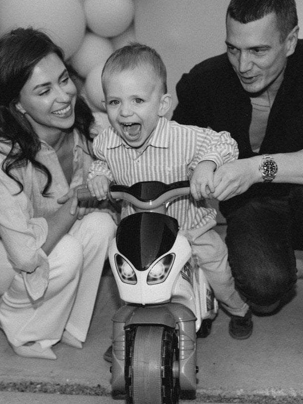 Вікторія Маремуха з сином Лукою та ексчоловіком Луї Беллє / © instagram.com/vicky_mare