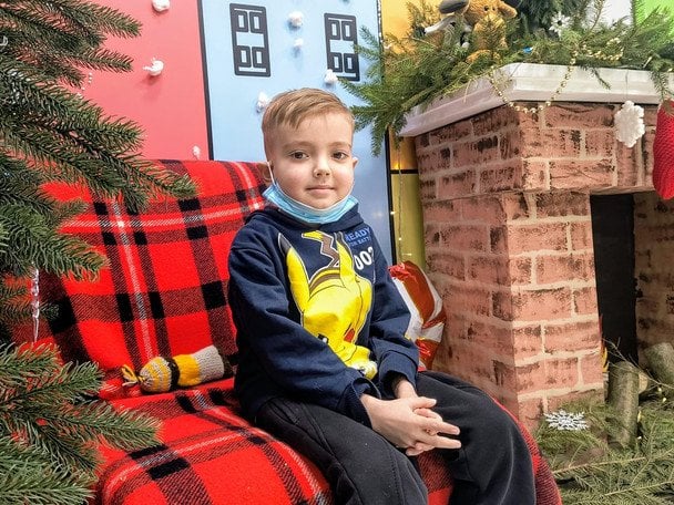 Пацієнт лікарні Святого Миколая – 7-річний Артур.  / © Суспільне