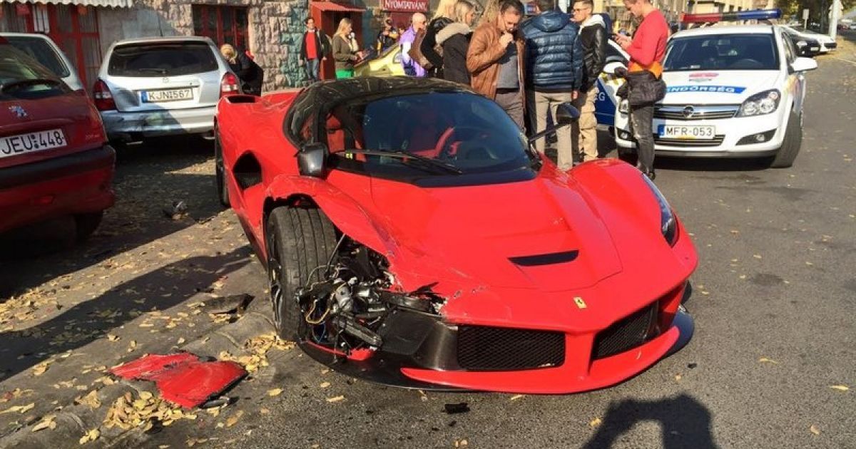 Водій розбив Ferrari вартіст. в мільйон євро. / © worldcarfans.com