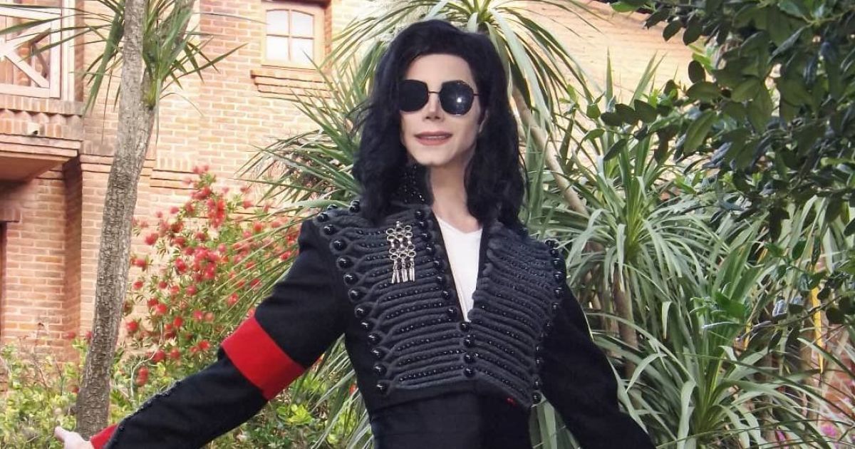 Лео Бланко сделал много пластических операций, чтобы стать копией Майкла Джексона