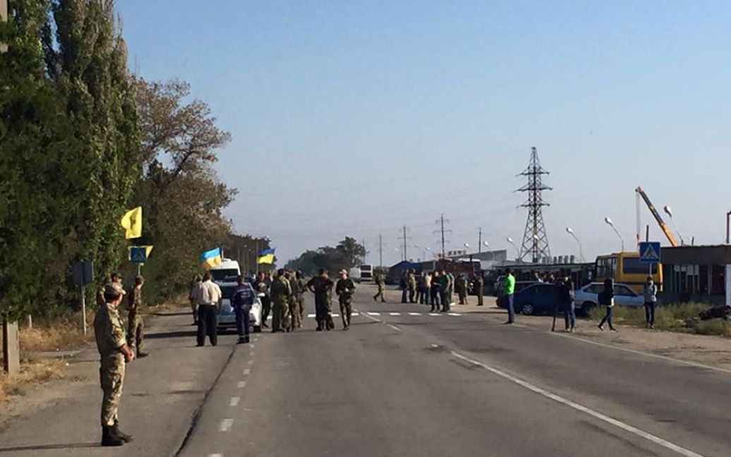 В Крыму стартовала бессрочная блокада полуострова. / © facebook.com/ayder.muzhdabaev