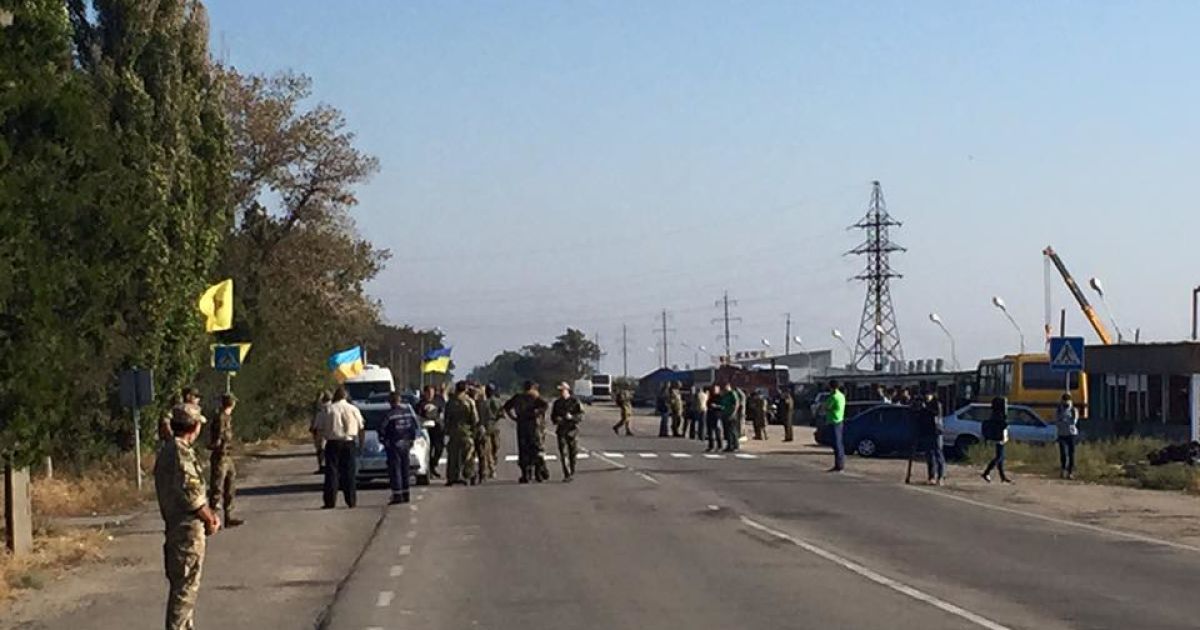 В Крыму стартовала бессрочная блокада полуострова. / © facebook.com/ayder.muzhdabaev