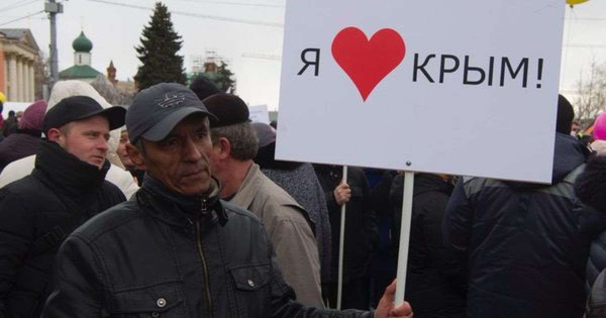 Как аннексия Крыма изменила сознание: крымчане прячут лица и боятся даже соседей
