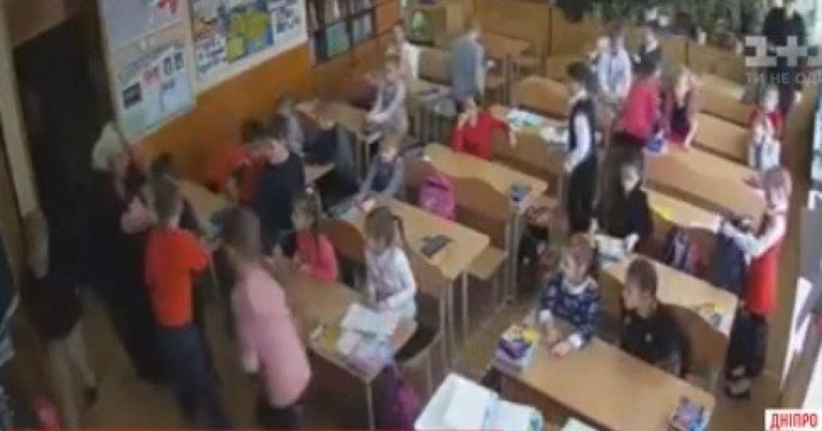 В Днепре целый класс не ходит в школу из-за агрессивного мальчика, который бьет других детей