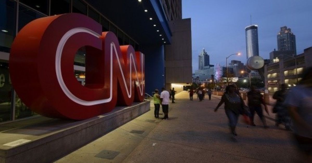 ФБР отказалось противодействовать сообщениям СМИ о связи Трампа по РФ - CNN