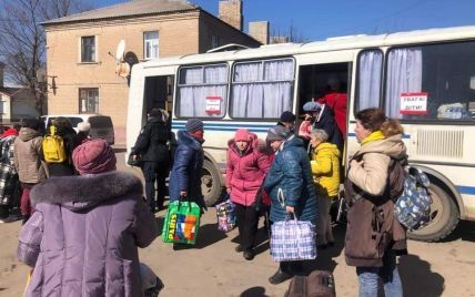 У Луганській області погоджують п'ять гуманітарних коридорів на 26 березня: маршрути