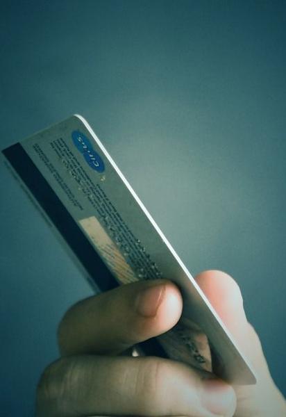 Банки можуть блокувати рахунки українців через певні слова