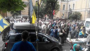 Митингующие на Банковой не расходятся с ночи / © Facebook/Богдан Тицкий