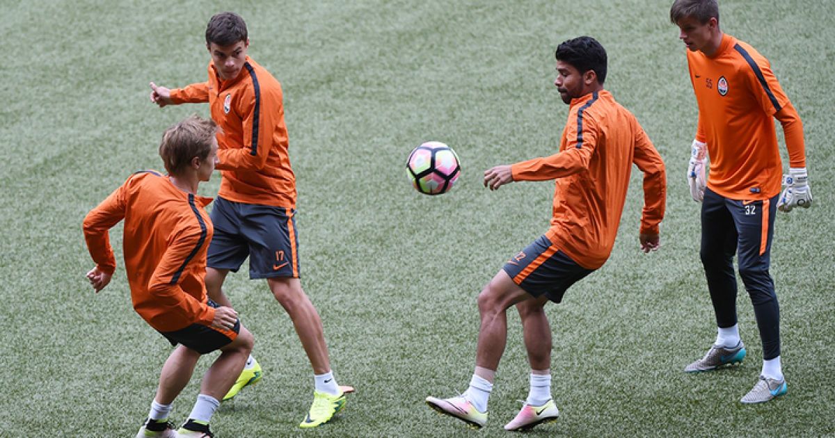 Тренировка "Шахтера" в Берне перед Лигой чемпионов.