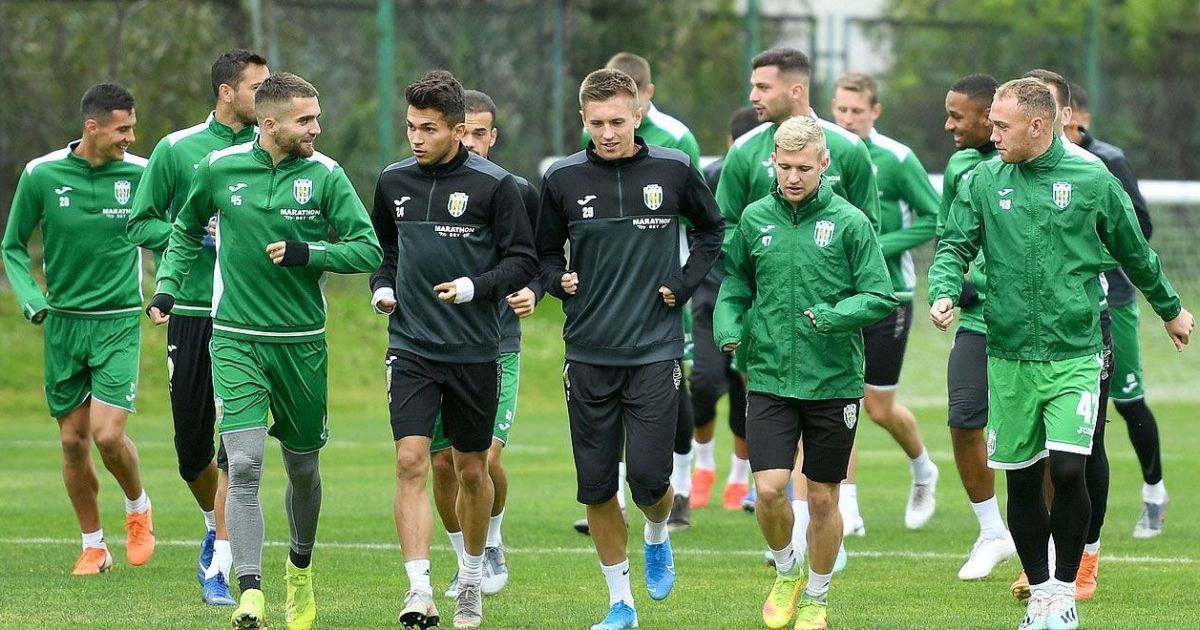 Футболистам "Карпат" выплатили премии за ничью со "Львовом": названа сумма