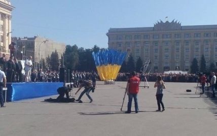 Харьковская полисвумен потеряла сознание во время присяги