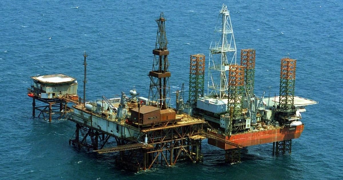 Путін анонсував з'єднання Криму з Росією трубою, якою крастимуть український газ