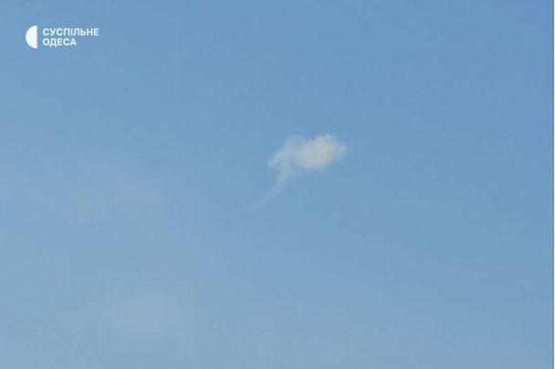 Хмара диму, що зʼявилась після вибуху в Одесі. / © Суспільне