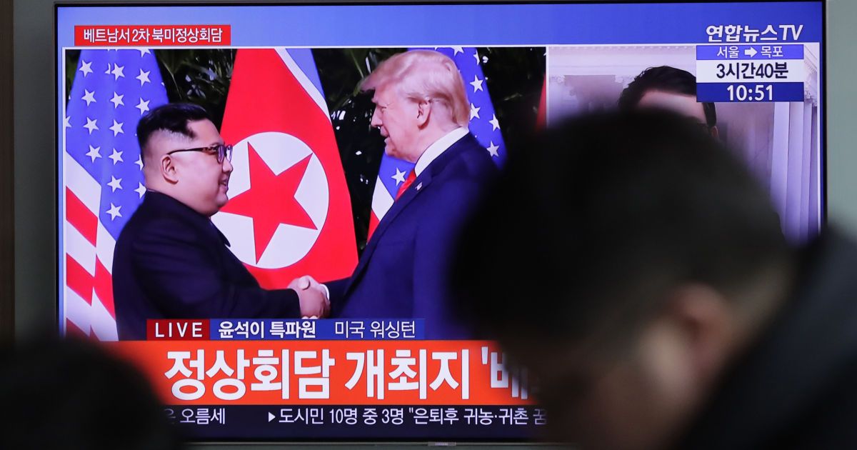 Санкции сохраняются: Трамп хочет значительных шагов КНДР в денуклеаризации
