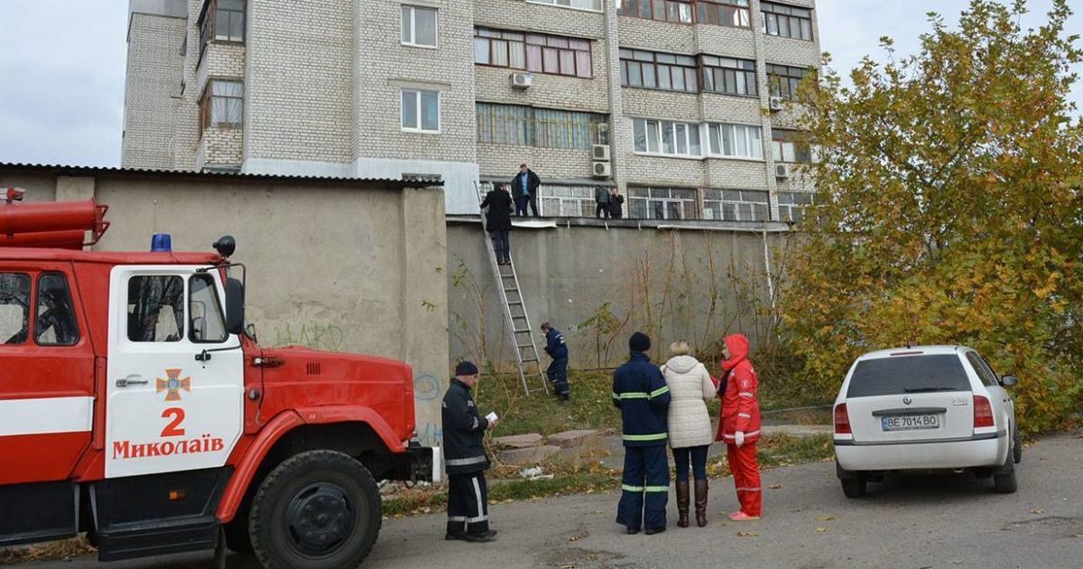 У Миколаєві 16-річний хлопець викинувся з 14 поверху