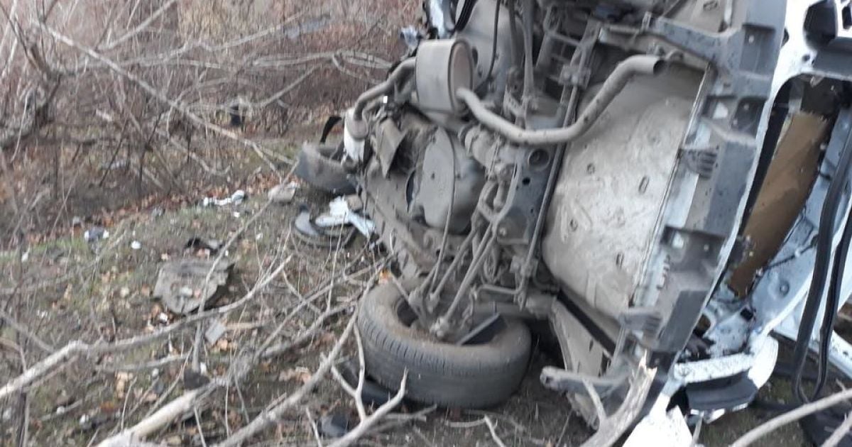 На Донеччині поліцейське авто підірвалось на міні, є загиблі