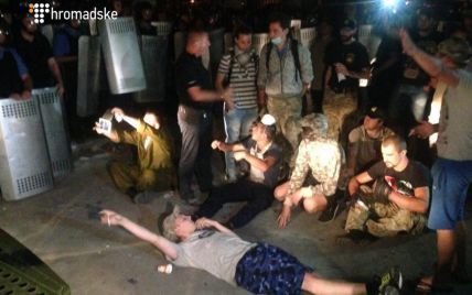 У Києві між прихильниками "торнадівців" та поліцейськими відновилися сутички