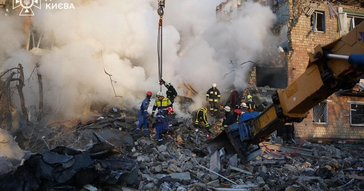 Атака РФ на Киев: количество пострадавших выросло, фото последствий