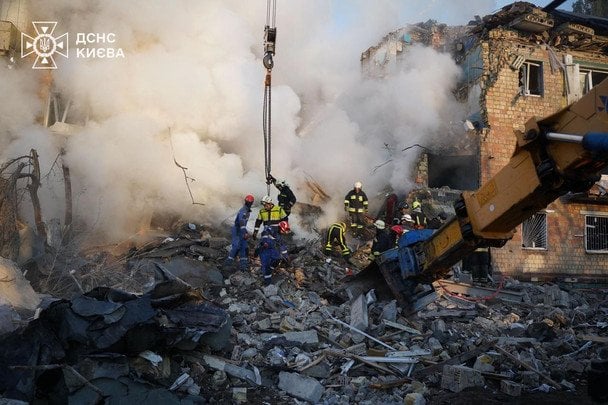 Атака РФ на Киев: количество пострадавших выросло, фото последствий