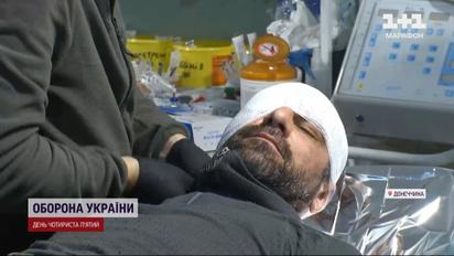 В стабилизационный пункт под Бахмутом непрерывный поток раненых: но бойцы все же шутят