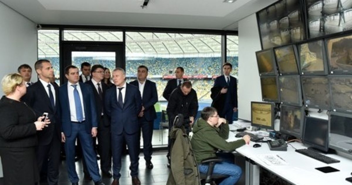 Чеферин посещает НСК "Олимпийский" / © Федерация футбола Украины