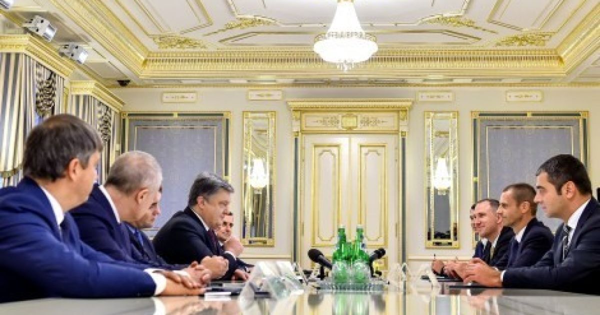 Чеферин с президентом Порошенко / © Федерация футбола Украины