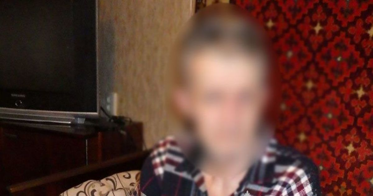 Во время бытового конфликта 64-летний мужчина жестоко избил пожилую мать металлической палкой