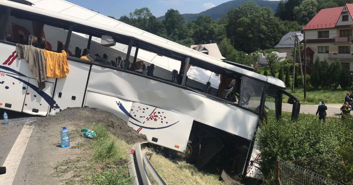 В Польше автобус с детьми столкнулся с грузовиком, четверо детей тяжело ранены