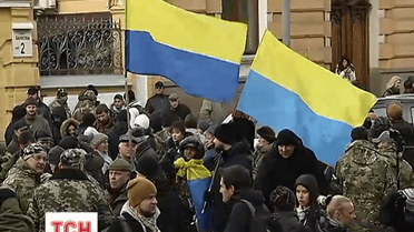 Участники Иловайского котла пикетируют АП с требованием наказать виновных