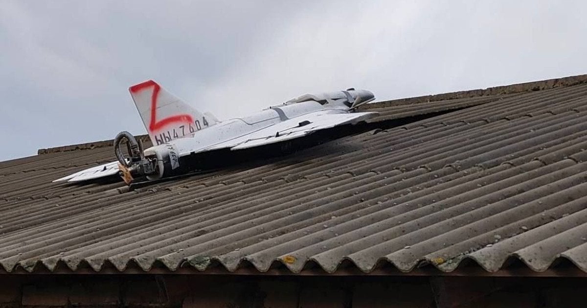 Російський дрон впав на будинок в Молдові. Фото: поліція Молдови