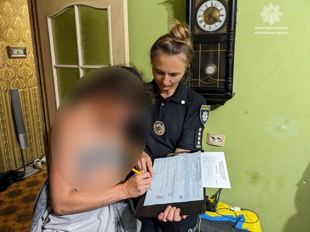 Ходила голой по улице: в Николаеве женщина шокировала прохожих (фото)