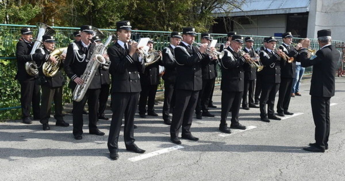"Шахтер" встретил оркестр