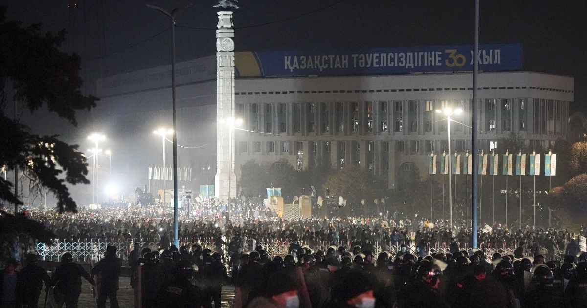 Протесты в Казахстане: появилась первая реакция ЕС на массовые митинги в стране