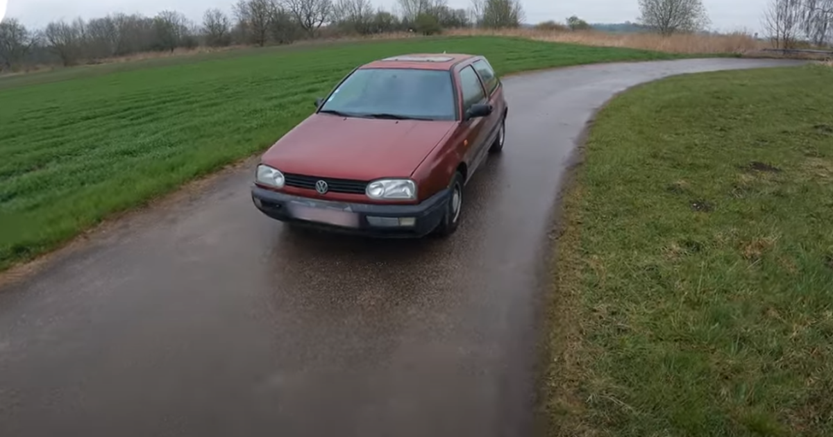 Volkswagen Golf с пробегом более чем 1 млн км разогнали до его максимальной скорости на автобане: видео