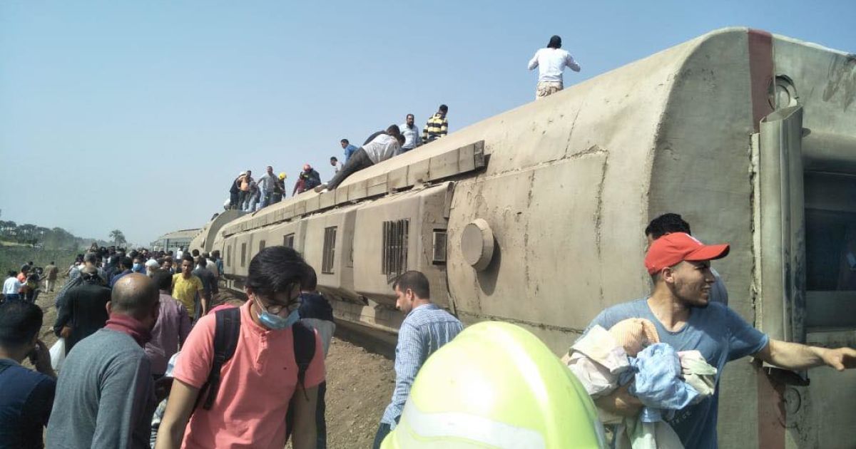 11 загиблих і майже сотня постраждалих: у Єгипті пасажирський потяг зійшов з рейок