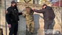 Погрожував вбити: в Одеській області затримали чоловіка, який чіплявся до людей та наводив на них зброю
