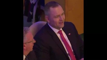 З'явилися кадри, як президент Польщі вживає снюс на Генасамблеї ООН