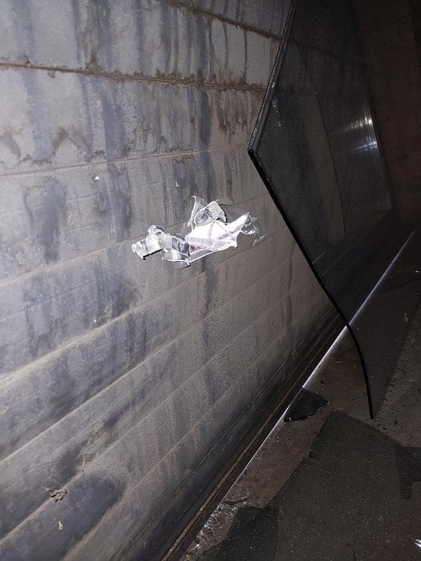 Місце «прильоту» уламка у будинку Бориса Філатова / © Facebook-сторінка Бориса Філатова