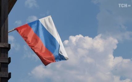 Российские депутаты отменили визит в США из-за снятых флагов РФ