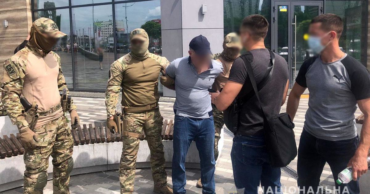 На Донбасі викрили сутенера, який хотів вивезти українок у секс-рабство до Греції