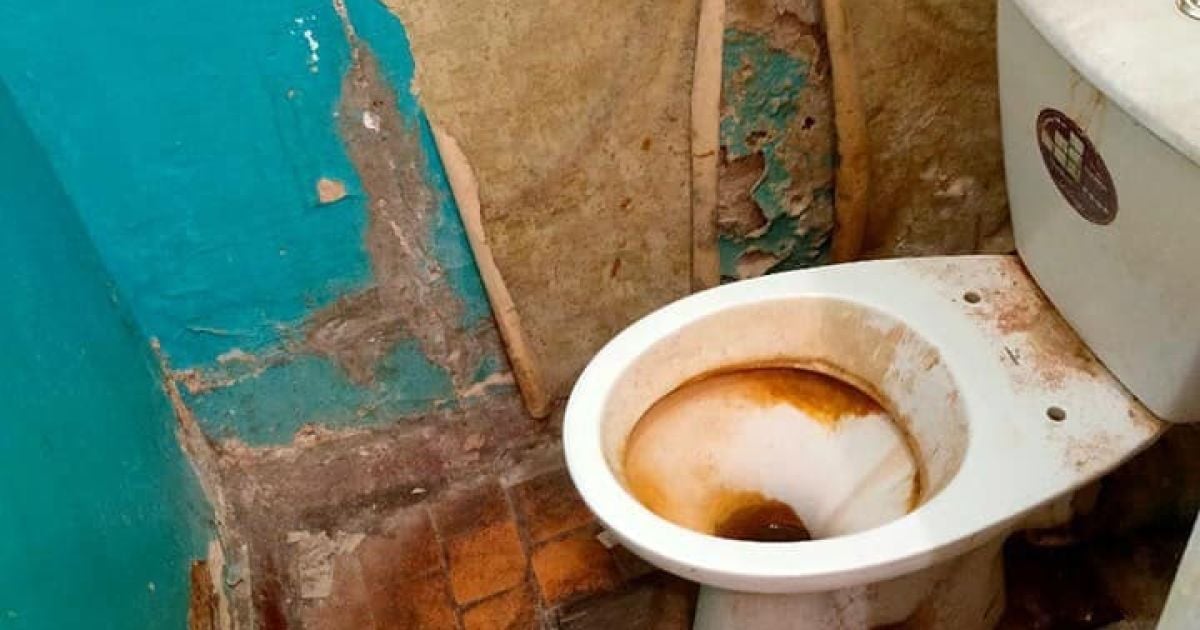 У Мережу потрапили фото вбиралень та кімнат у студентському гуртожитку НАУ