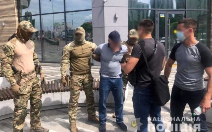 На Донбасі викрили сутенера, який хотів вивезти українок у секс-рабство до Греції