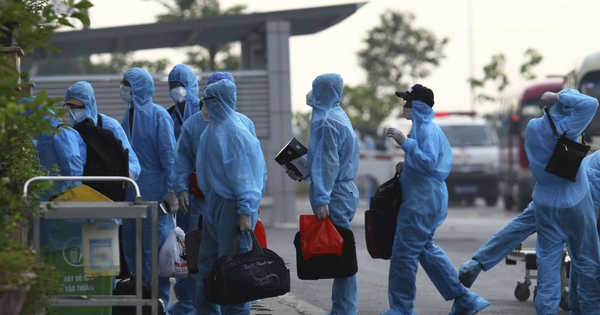 Спалах Ебола у Гвінеї: населення країни почали вакцинувати від смертельної лихоманки